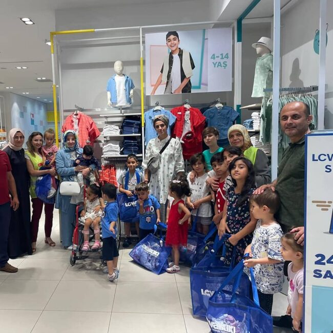 Çocuklara Giyim Yardımı