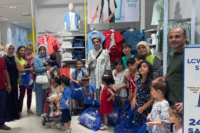 Çocuklara Giyim Yardımı