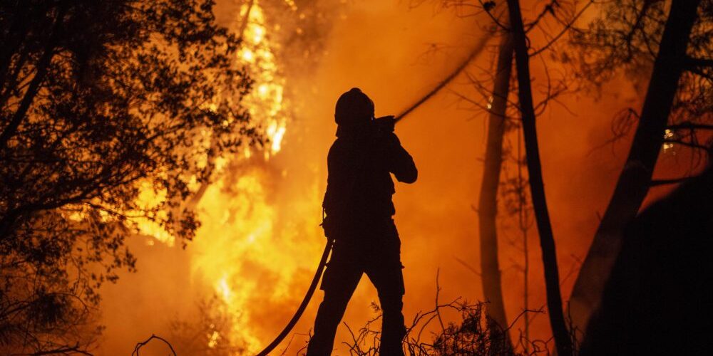 Avrupadaki-Orman-Yangini-Sayisi-Son-Yillarin-Zirvesinde-scaled-e1659079437842